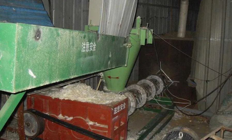 羽毛粉加工腥味、苦味、惡臭味混雜，看工業(yè)除臭劑如何快速除臭！
