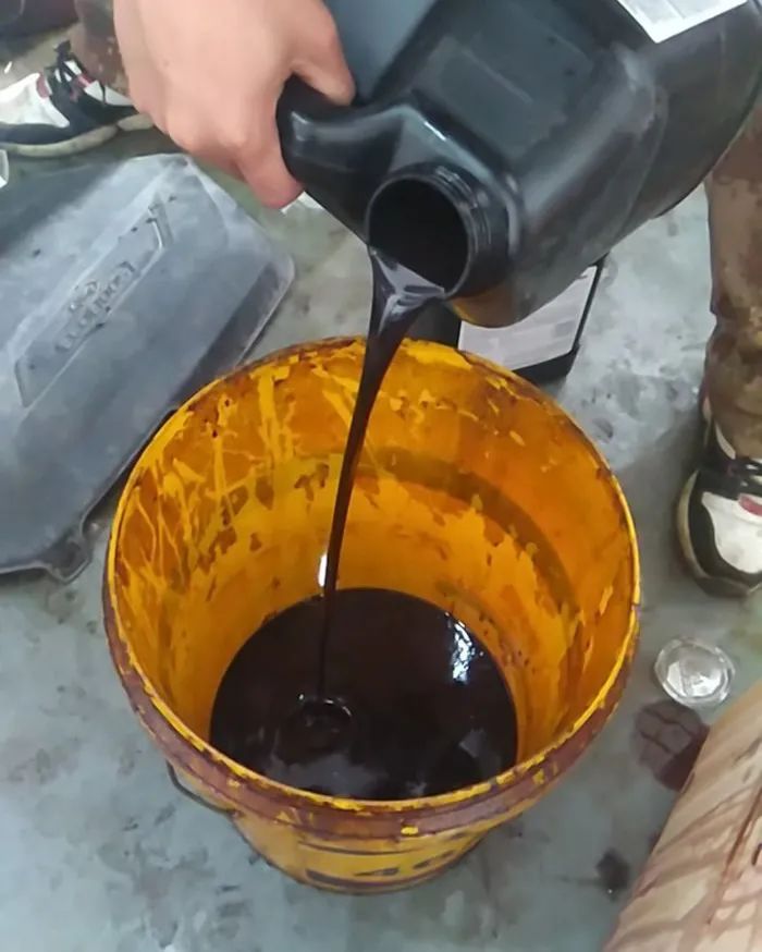 廢機油處理難度大，擺脫“惡臭異味”又有什么方向？.jpg