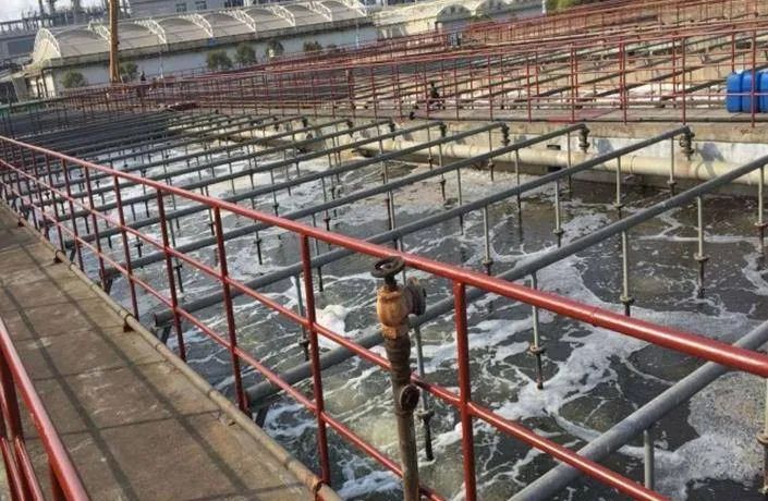 化工廠污水、污泥“臭氣熏天”遭投訴，該如何解決？